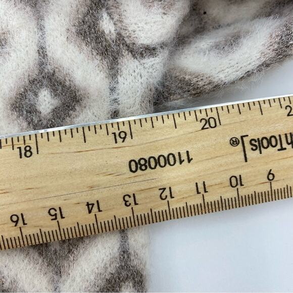 Cupcakes & Cashmere Sweater XS Eyelash Geo Boyfriend Cardigan Oversized - Picture 4 of 8